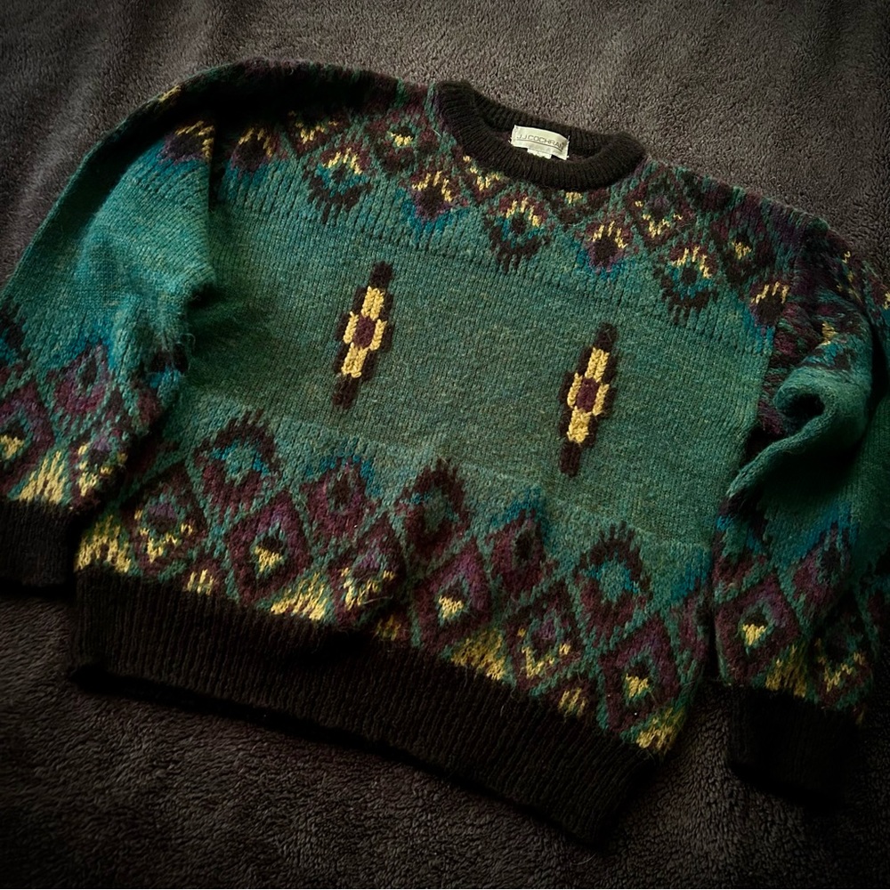 Vintage wool sweater in deep teal with diamond pattern, size Large